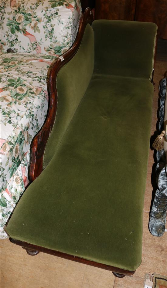 Victorian mahogany framed chaise longue(-)